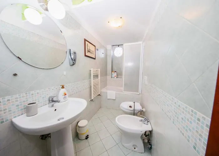 Azzurra Apartment *